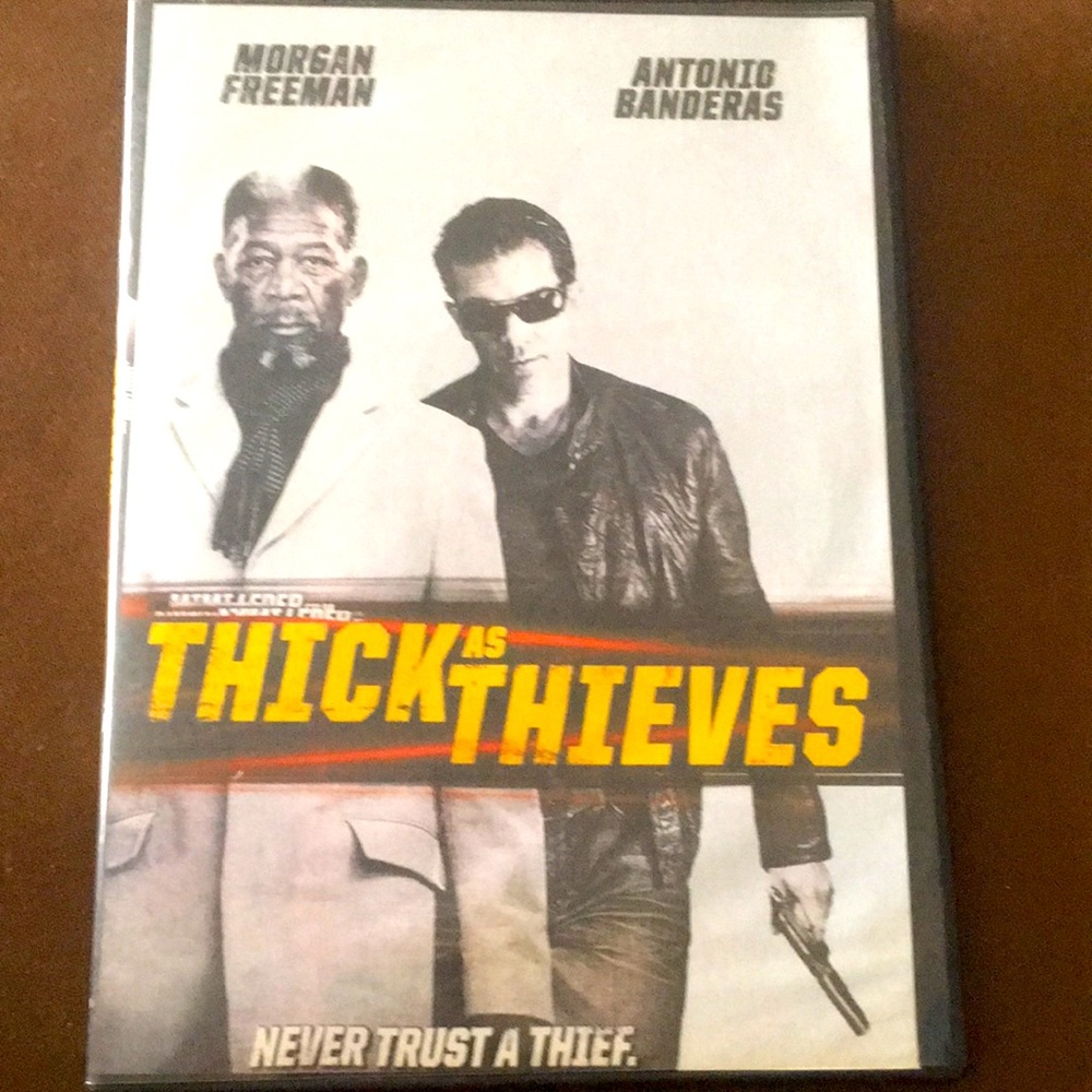 🍿 4/$20 Thick as Thieves DVD Morgan Freeman Antonio Banderas Tom Hardy